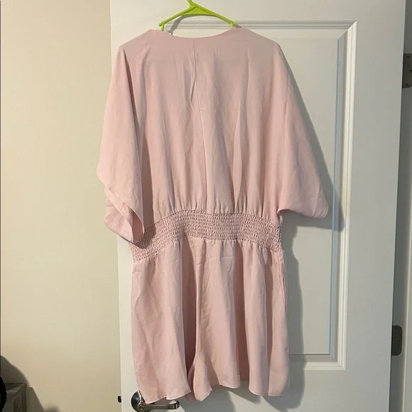 Express Blush V-Neck Romper - Picture 3 of 3